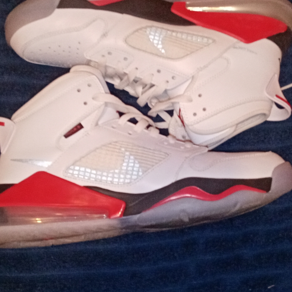 Jordan mars 270
